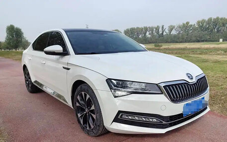 Skoda Superb III рестайлинг, 2021 год, 1 720 000 рублей, 3 фотография