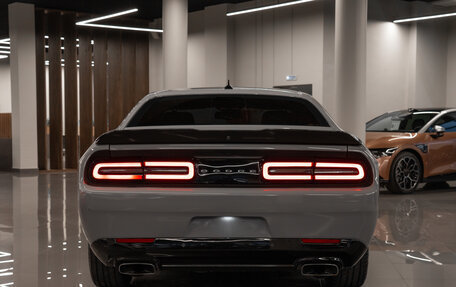 Dodge Challenger III рестайлинг 2, 2021 год, 4 899 000 рублей, 6 фотография