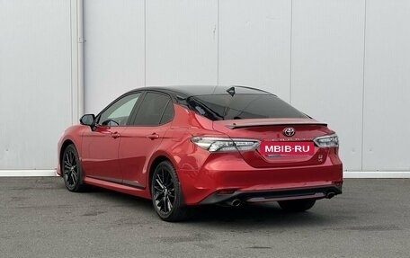 Toyota Camry, 2021 год, 3 950 000 рублей, 7 фотография