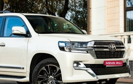 Toyota Land Cruiser 200, 2013 год, 4 300 000 рублей, 4 фотография