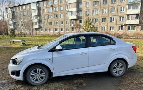 Chevrolet Aveo III, 2012 год, 700 000 рублей, 3 фотография