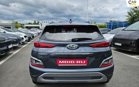 Hyundai Kona I, 2021 год, 2 200 000 рублей, 3 фотография