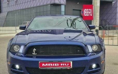 Ford Mustang VI рестайлинг, 2012 год, 2 100 000 рублей, 2 фотография