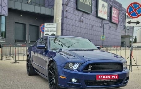 Ford Mustang VI рестайлинг, 2012 год, 2 100 000 рублей, 4 фотография