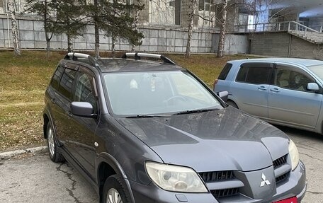 Mitsubishi Outlander III рестайлинг 3, 2006 год, 750 000 рублей, 2 фотография