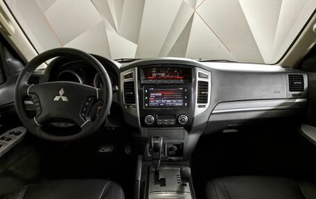 Mitsubishi Pajero IV, 2015 год, 2 498 000 рублей, 10 фотография