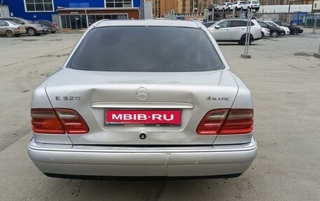 Mercedes-Benz E-Класс, 1999 год, 550 000 рублей, 2 фотография