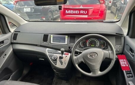 Toyota ISis I, 2012 год, 1 550 000 рублей, 6 фотография