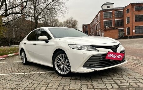 Toyota Camry, 2018 год, 2 899 000 рублей, 3 фотография