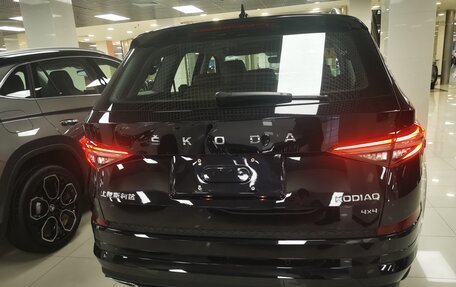 Skoda Kodiaq I, 2023 год, 5 100 000 рублей, 2 фотография