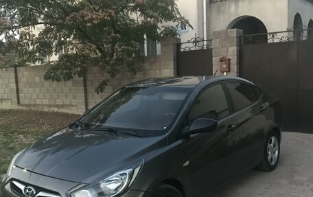 Hyundai Solaris II рестайлинг, 2012 год, 850 000 рублей, 1 фотография