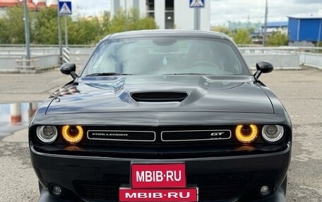 Dodge Challenger III рестайлинг 2, 2022 год, 5 580 000 рублей, 1 фотография