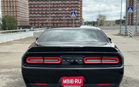 Dodge Challenger III рестайлинг 2, 2022 год, 5 580 000 рублей, 5 фотография