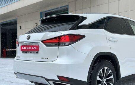 Lexus RX IV рестайлинг, 2020 год, 5 850 000 рублей, 12 фотография