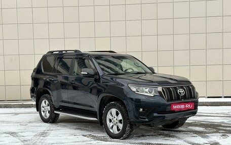 Toyota Land Cruiser Prado 150 рестайлинг 2, 2020 год, 6 290 000 рублей, 9 фотография