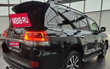 Toyota Land Cruiser 200, 2018 год, 7 795 000 рублей, 4 фотография