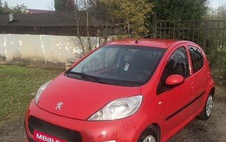 Peugeot 107 I рестайлинг, 2012 год, 455 000 рублей, 1 фотография