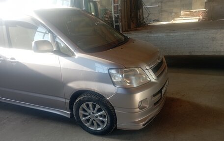 Toyota Noah III, 2002 год, 1 200 000 рублей, 10 фотография