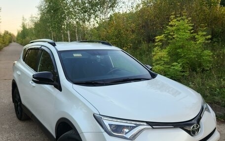 Toyota RAV4, 2019 год, 3 300 000 рублей, 2 фотография