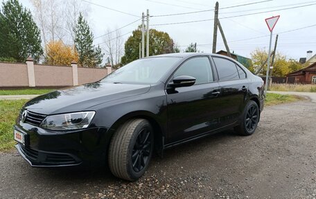 Volkswagen Jetta VI, 2013 год, 930 000 рублей, 3 фотография