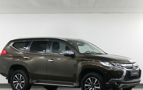 Mitsubishi Pajero Sport III рестайлинг, 2017 год, 2 995 000 рублей, 3 фотография