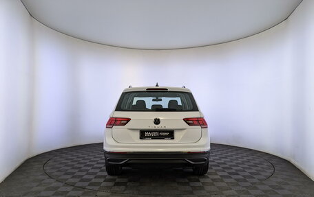 Volkswagen Tiguan II, 2021 год, 3 090 000 рублей, 6 фотография