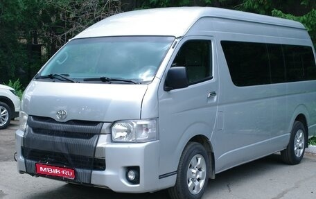 Toyota HiAce H200, 2014 год, 3 500 000 рублей, 1 фотография