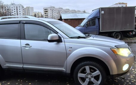 Mitsubishi Outlander III рестайлинг 3, 2007 год, 900 000 рублей, 5 фотография