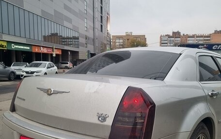 Chrysler 300C II, 2006 год, 780 000 рублей, 10 фотография