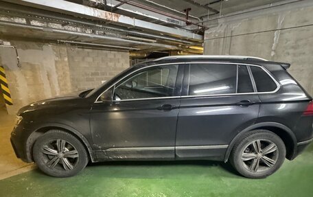 Volkswagen Tiguan II, 2019 год, 2 700 000 рублей, 2 фотография