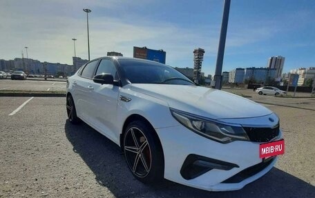 KIA Optima IV, 2020 год, 2 300 000 рублей, 5 фотография