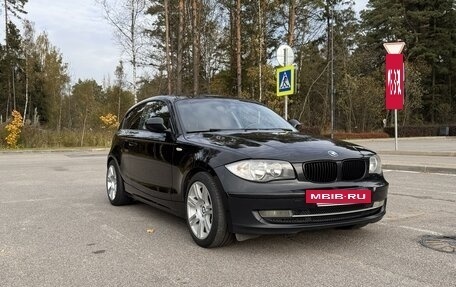 BMW 1 серия, 2011 год, 1 050 000 рублей, 3 фотография