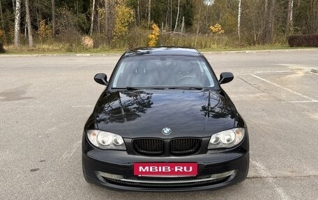 BMW 1 серия, 2011 год, 1 050 000 рублей, 2 фотография