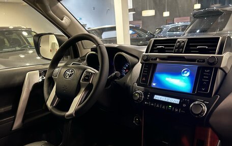 Toyota Land Cruiser Prado 150 рестайлинг 2, 2014 год, 3 270 000 рублей, 19 фотография