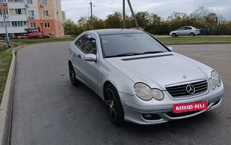 Mercedes-Benz C-Класс, 2005 год, 600 000 рублей, 2 фотография