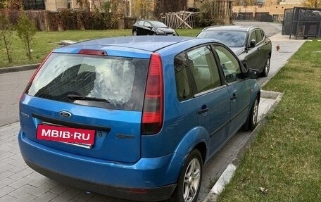 Ford Fiesta, 2004 год, 430 000 рублей, 2 фотография