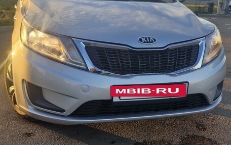 KIA Rio III рестайлинг, 2014 год, 910 000 рублей, 2 фотография