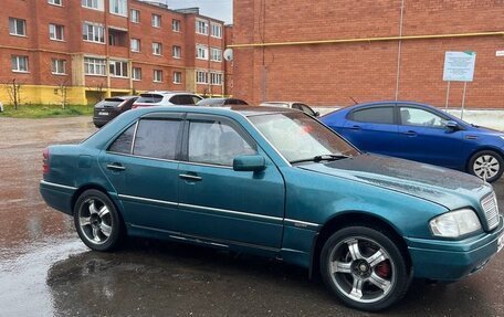 Mercedes-Benz C-Класс, 1995 год, 335 000 рублей, 3 фотография