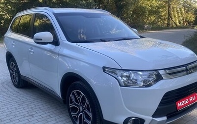 Mitsubishi Outlander III рестайлинг 3, 2014 год, 1 850 000 рублей, 1 фотография