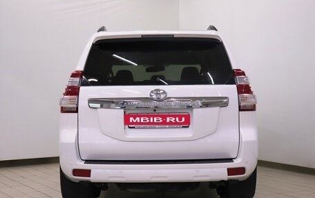 Toyota Land Cruiser Prado 150 рестайлинг 2, 2014 год, 3 600 000 рублей, 6 фотография