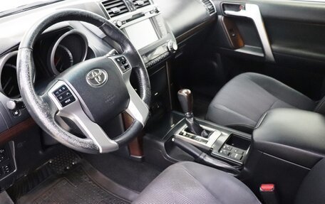 Toyota Land Cruiser Prado 150 рестайлинг 2, 2014 год, 3 600 000 рублей, 17 фотография