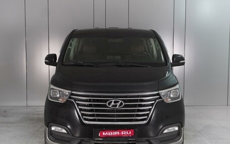 Hyundai Grand Starex Grand Starex I рестайлинг 2, 2018 год, 4 899 000 рублей, 3 фотография