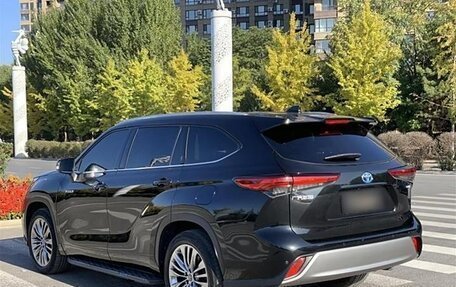 Toyota Highlander, 2024 год, 4 468 000 рублей, 4 фотография