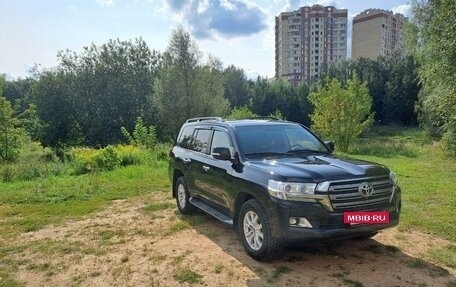 Toyota Land Cruiser 200, 2018 год, 5 650 000 рублей, 3 фотография