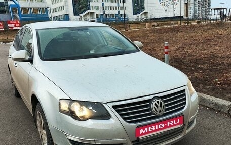 Volkswagen Passat B6, 2007 год, 690 000 рублей, 2 фотография