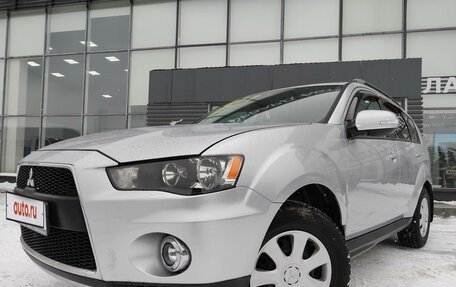 Mitsubishi Outlander III рестайлинг 3, 2011 год, 1 300 000 рублей, 14 фотография