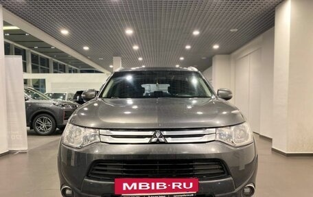 Mitsubishi Outlander III рестайлинг 3, 2014 год, 1 555 000 рублей, 8 фотография