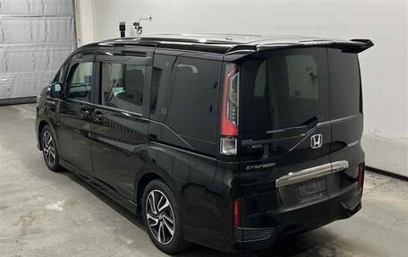 Honda Stepwgn IV, 2021 год, 2 400 000 рублей, 3 фотография