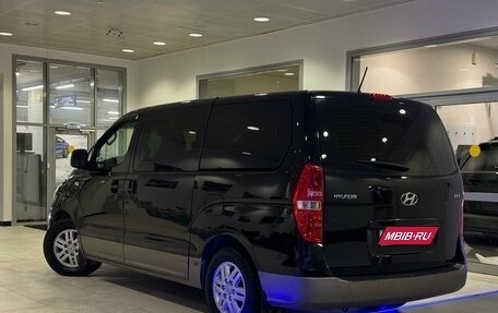 Hyundai H-1 II рестайлинг, 2016 год, 2 846 000 рублей, 4 фотография