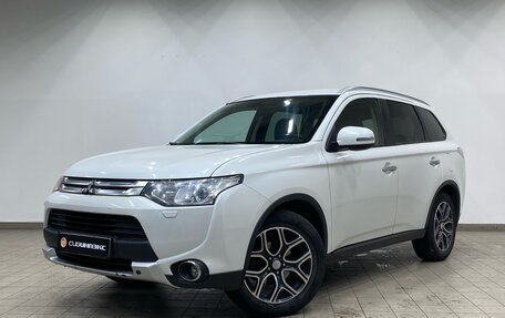 Mitsubishi Outlander III рестайлинг 3, 2014 год, 1 780 000 рублей, 1 фотография